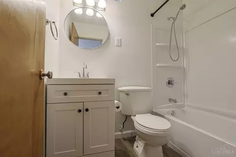 Bath - 595 Libbejo Dr, Cincinnati, OH 45233 photo 3 of 3