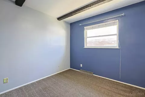 Bedroom - 595 Libbejo Dr, Cincinnati, OH 45233 photo 3 of 8
