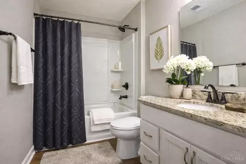 Bath - 4285 Value Springs Dr, Cincinnati, OH 45245 photo 2 of 2