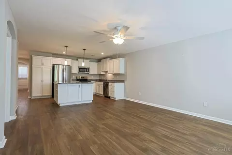 Living - 4285 Value Springs Dr, Cincinnati, OH 45245 photo 2 of 3
