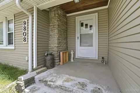 Exterior - 9808 Daly Rd, Cincinnati, OH 45231 photo 2 of 9