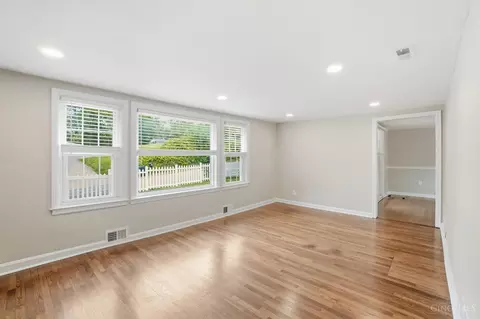 Living - 9808 Daly Rd, Cincinnati, OH 45231 photo 1 of 5