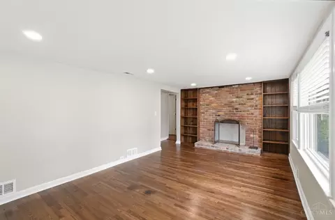 Living - 9808 Daly Rd, Cincinnati, OH 45231 photo 2 of 5