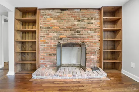 Living - 9808 Daly Rd, Cincinnati, OH 45231 photo 4 of 5