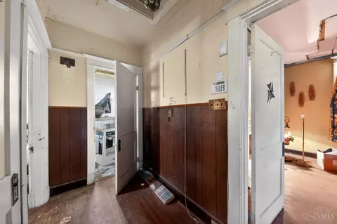 2041 Baltimore Ave, Cincinnati, OH 45225 photo 3