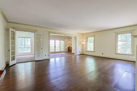 Living - 11 Weebetook Ln, Cincinnati, OH 45208 photo 1 of 6