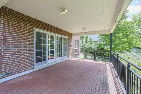 Exterior - 11 Weebetook Ln, Cincinnati, OH 45208 photo 7 of 13