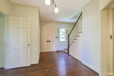 Entry Way - 11 Weebetook Ln, Cincinnati, OH 45208 photo 1 of 3