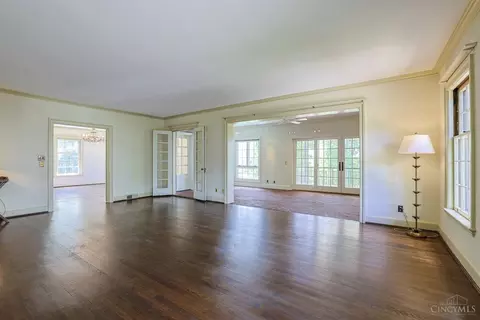 Living - 11 Weebetook Ln, Cincinnati, OH 45208 photo 3 of 6