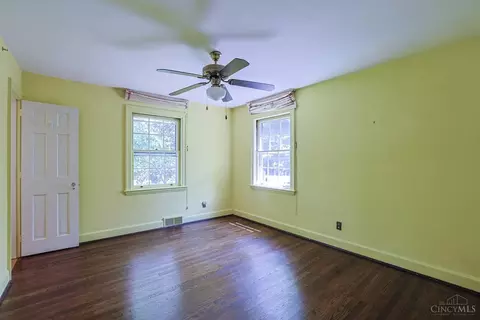 Bedroom - 11 Weebetook Ln, Cincinnati, OH 45208 photo 6 of 15