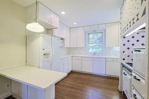 Kitchen - 11 Weebetook Ln, Cincinnati, OH 45208 photo 1 of 4