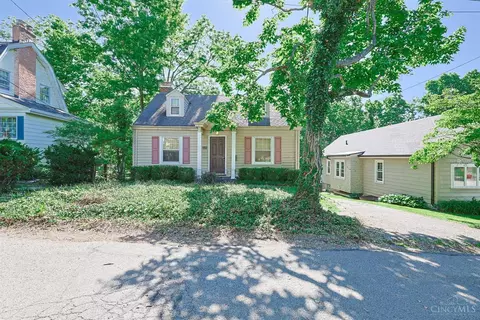224 Charles St, Wyoming, OH 45215