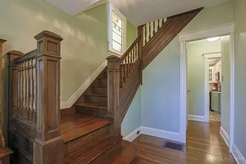 Entry Way - 1704 Mcmillan St, Cincinnati, OH 45206 photo 2 of 3