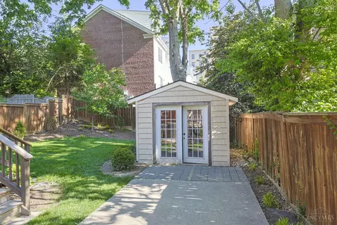 Exterior - 1704 Mcmillan St, Cincinnati, OH 45206 photo 8 of 10