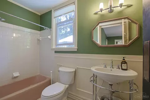 Bath - 1704 Mcmillan St, Cincinnati, OH 45206 photo 3 of 4