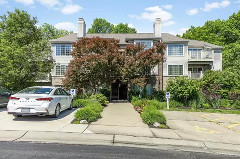 9821 Regatta Dr, Cincinnati, OH 45252