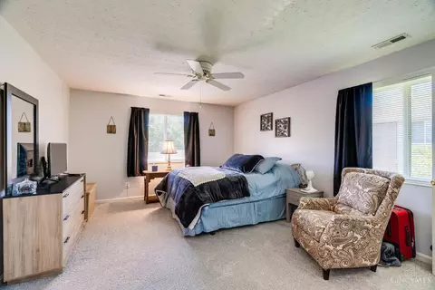 Bedroom - 12181 Regency Run Ct, Cincinnati, OH 45240 photo 2 of 4