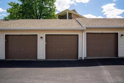 Exterior - 12181 Regency Run Ct, Cincinnati, OH 45240 photo 6 of 8