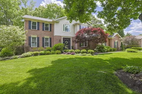 8313 Ironside Ct, West Chester, OH 45069