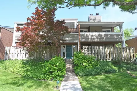 3433 Traskwood Cir, Cincinnati, OH 45208