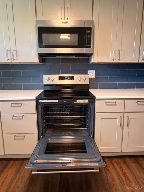 Kitchen - 7205 Linn Rd, Liberty Township, OH 45044 photo 6 of 8