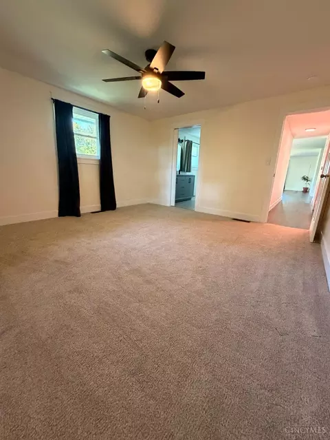 Bedroom - 7205 Linn Rd, Liberty Township, OH 45044 photo 2 of 5