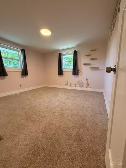 Bedroom - 7205 Linn Rd, Liberty Township, OH 45044 photo 3 of 5