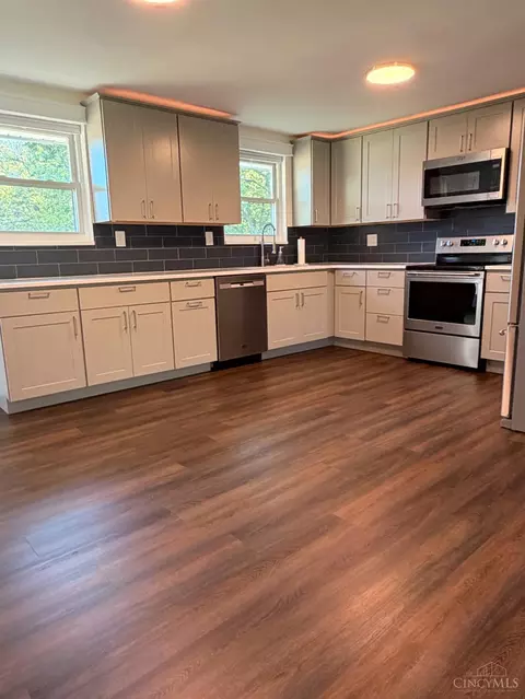 Kitchen - 7205 Linn Rd, Liberty Township, OH 45044 photo 1 of 8