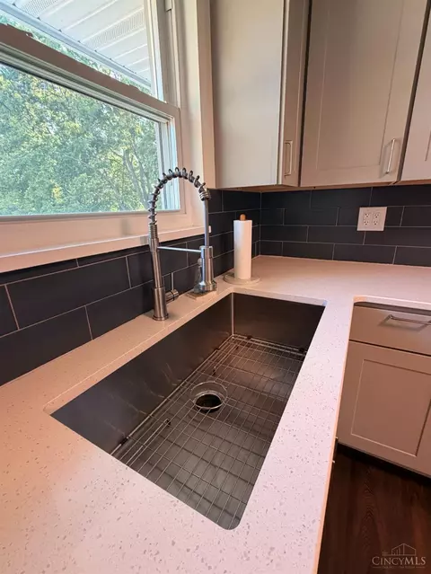 Kitchen - 7205 Linn Rd, Liberty Township, OH 45044 photo 3 of 8