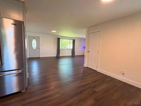 Living - 7205 Linn Rd, Liberty Township, OH 45044 photo 4 of 4