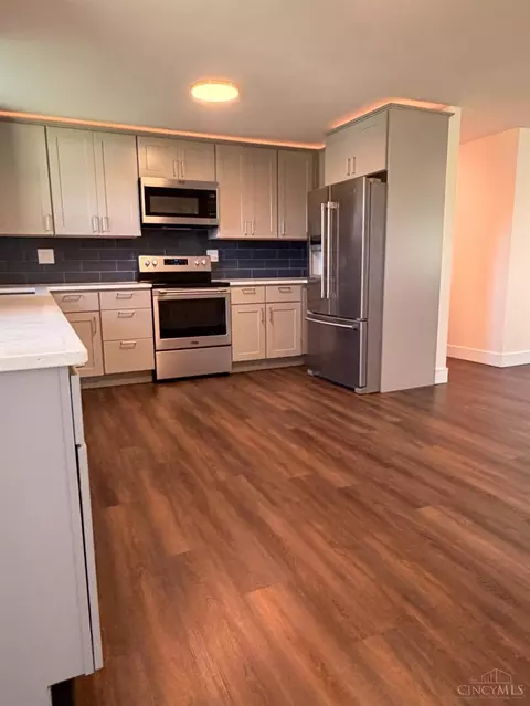 Kitchen - 7205 Linn Rd, Liberty Township, OH 45044 photo 2 of 8
