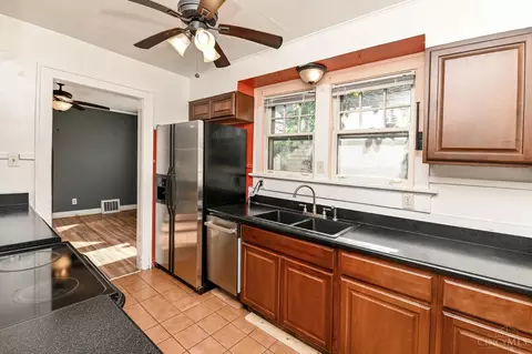 Kitchen - 1818 Dalewood Pl, Cincinnati, OH 45237 photo 1 of 2