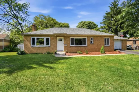 1525 Westview Ct, Reading, OH 45215
