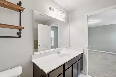Entry Way - 5752 Rhode Island Ave, Cincinnati, OH 45237 photo 9 of 10