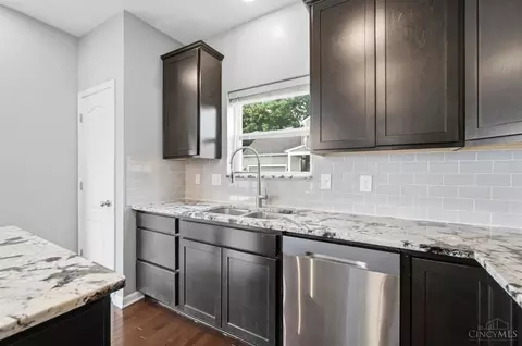 Kitchen - 5752 Rhode Island Ave, Cincinnati, OH 45237 photo 3 of 5
