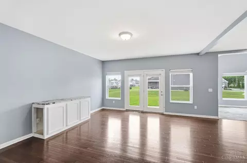 Living - 5752 Rhode Island Ave, Cincinnati, OH 45237 photo 1 of 4