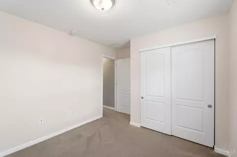 Bedroom - 5752 Rhode Island Ave, Cincinnati, OH 45237 photo 8 of 8