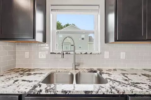 Kitchen - 5752 Rhode Island Ave, Cincinnati, OH 45237 photo 4 of 5