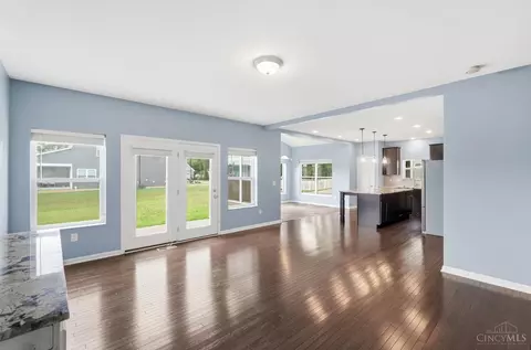 Living - 5752 Rhode Island Ave, Cincinnati, OH 45237 photo 4 of 4