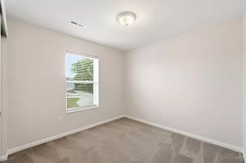 Bedroom - 5752 Rhode Island Ave, Cincinnati, OH 45237 photo 7 of 8