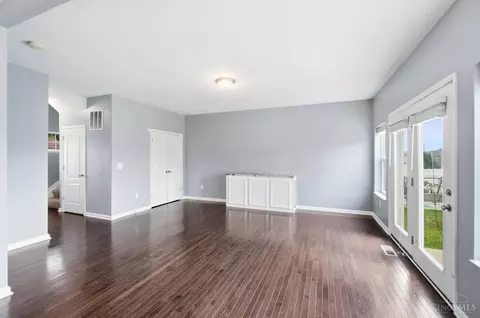 Living - 5752 Rhode Island Ave, Cincinnati, OH 45237 photo 2 of 4