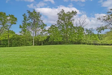 Exterior - 7302 Bridge Point Dr, Cincinnati, OH 45248 photo 7 of 11