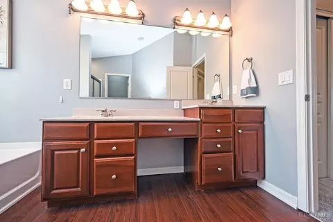 Bath - 7302 Bridge Point Dr, Cincinnati, OH 45248 photo 3 of 4