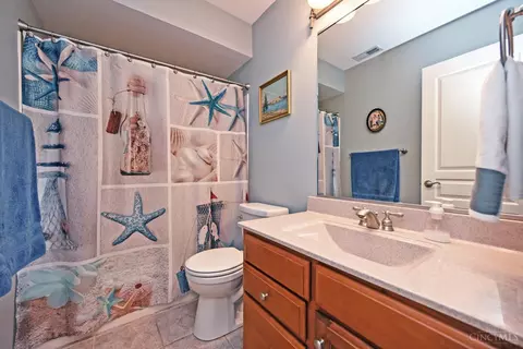 Bath - 7302 Bridge Point Dr, Cincinnati, OH 45248 photo 4 of 4