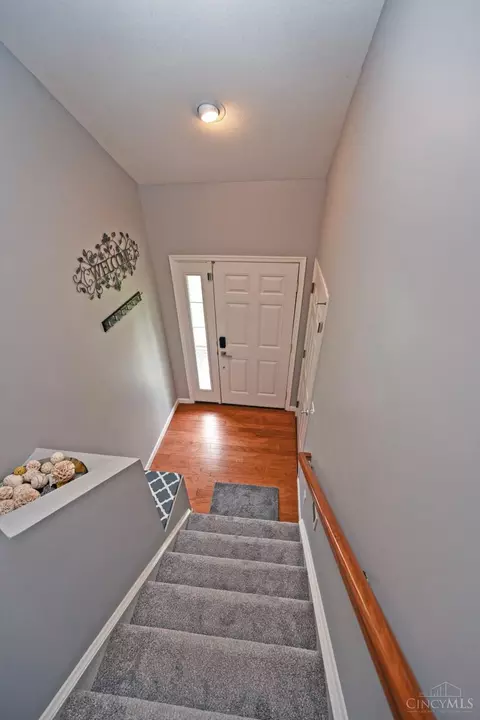 Entry Way - 7302 Bridge Point Dr, Cincinnati, OH 45248 photo 2 of 3