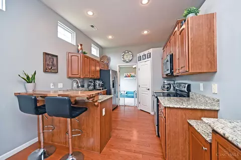 Kitchen - 7302 Bridge Point Dr, Cincinnati, OH 45248 photo 1 of 4