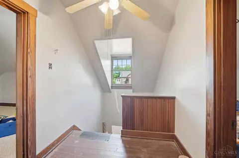 Entry Way - 1540 Pullan Ave, Cincinnati, OH 45223 photo 6 of 6