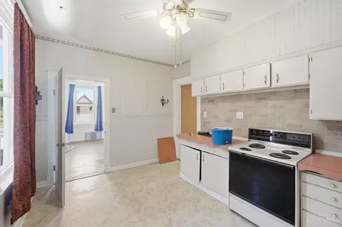 Kitchen - 1540 Pullan Ave, Cincinnati, OH 45223 photo 3 of 3