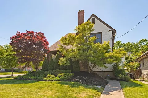6244 Montgomery Rd, Cincinnati, OH 45213