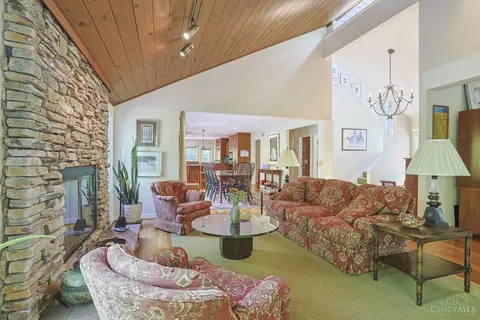 Living - 26 Trailbridge Dr, Blue Ash, OH 45241 photo 1 of 6